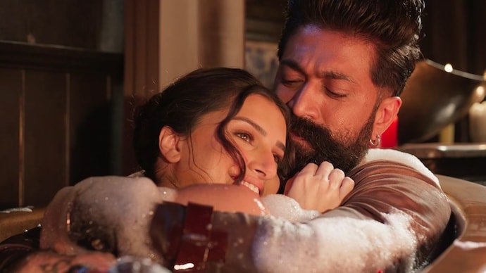 Toxic Madhosh Song Review Yash & Tara Sutaria Romantic Chemistry Reveals a New Side of the Much Awaited Film